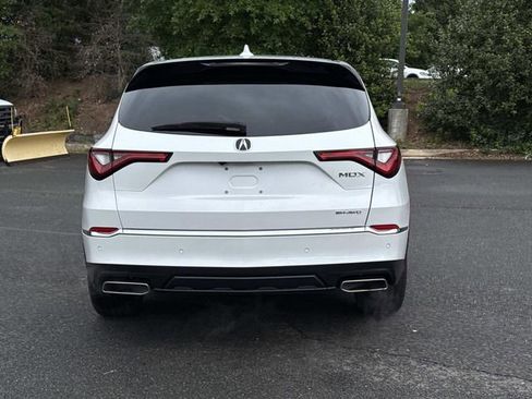 Used 2024 Acura MDX SH-AWD w/ Technology Package image 3