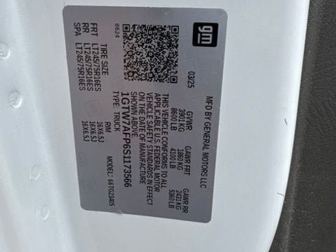 Used 2025 GMC Savana 2500 w/ Driver Convenience Package RWD image 33