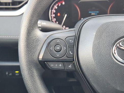 Used 2025 Toyota RAV4 XLE FWD image 23