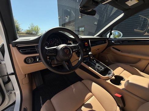 Certified 2026 Porsche Macan Turbo AWD/4WD image 4