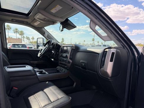 Used 2017 GMC Sierra 2500 Denali w/ Duramax Plus Package AWD/4WD image 30