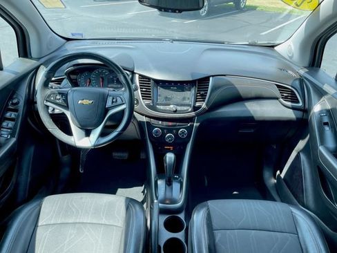 Used 2019 Chevrolet Trax LT w/ LT Convenience Package FWD image 20