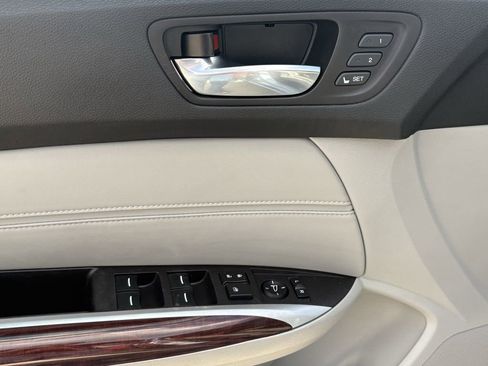 Used 2016 Acura TLX V6 FWD image 11