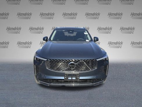 Used 2025 Volvo XC90 B6 Plus image 3