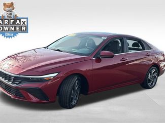 Used 2025 Hyundai Elantra SEL FWD video 3