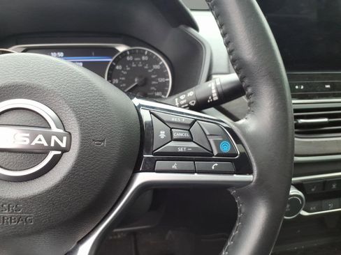 Used 2023 Nissan Altima 2.5 SV w/ SV Premium Package image 15