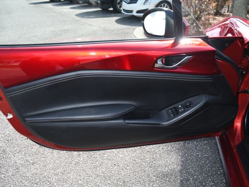 Used 2023 MAZDA MX-5 Miata Grand Touring w/ Weather Package image 10