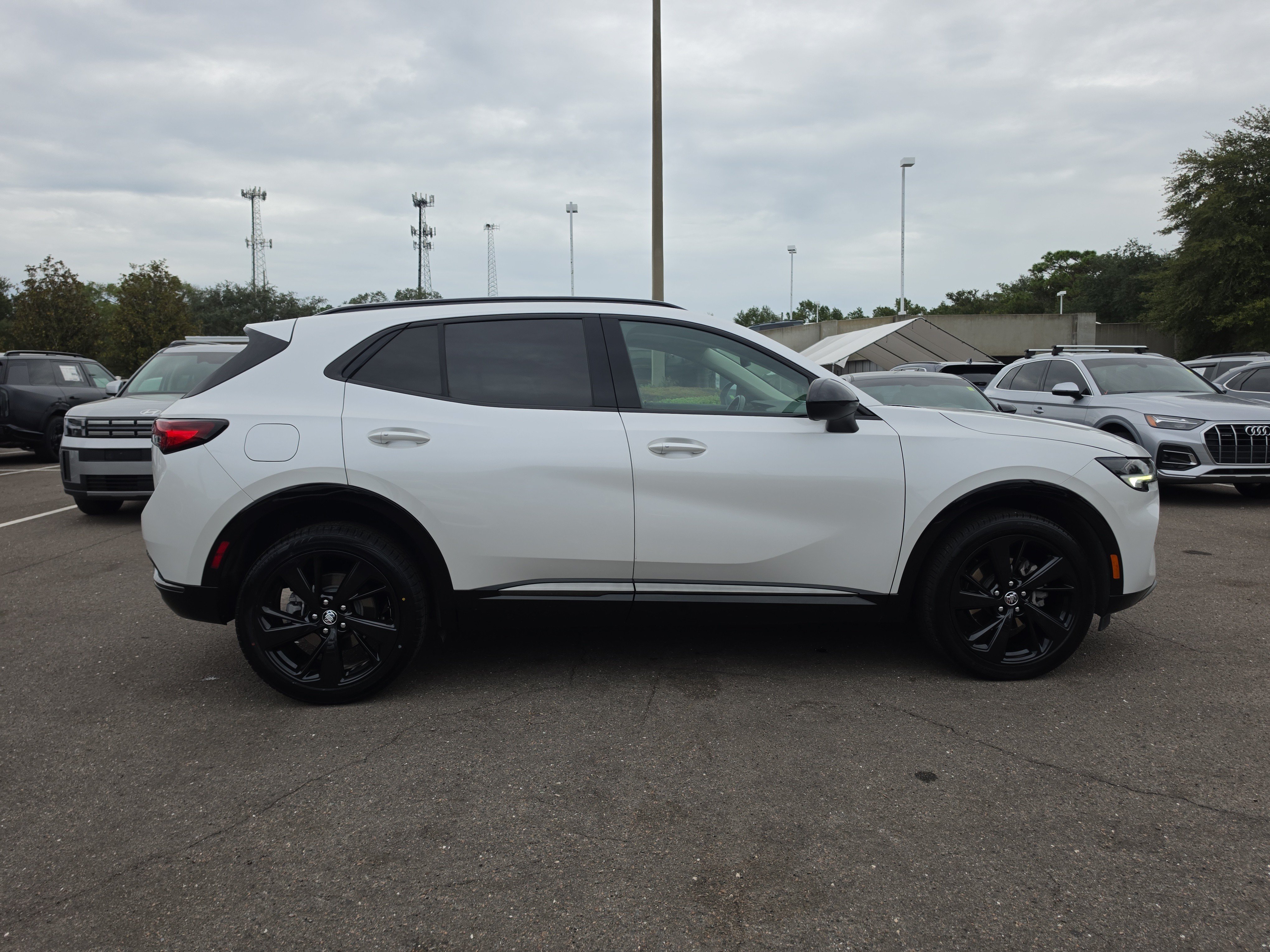 Used 2023 Buick Envision Essence w/ Sport Touring Package FWD image 9
