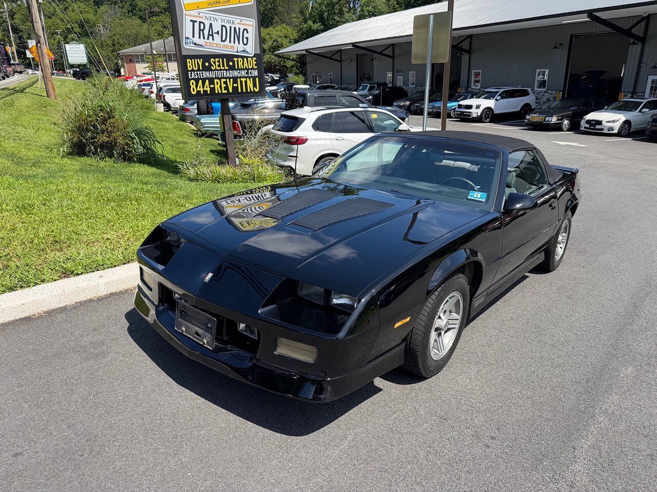 Used 1989 Chevrolet Camaro IROC-Z RWD image 1