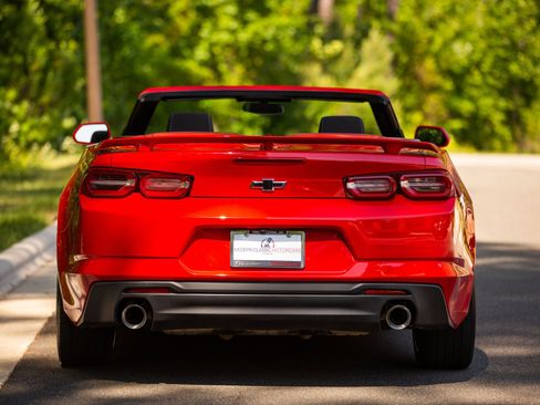 Used 2020 Chevrolet Camaro LT w/ Technology Package RWD image 14