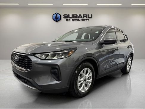 Used 2023 Ford Escape Active w/ Tech Pack #2 FWD image 1