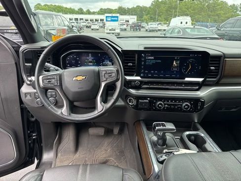 Used 2023 Chevrolet Silverado 1500 High Country w/ Technology Package AWD/4WD image 15