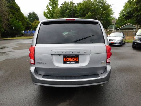 Used 2017 Dodge Grand Caravan SXT FWD image 22