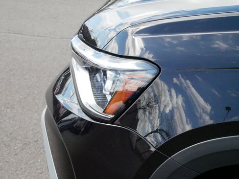 Used 2025 Volkswagen Taos S image 16