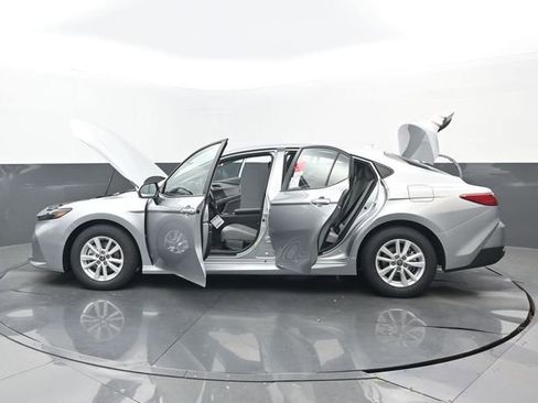 New 2026 Toyota Camry LE image 31
