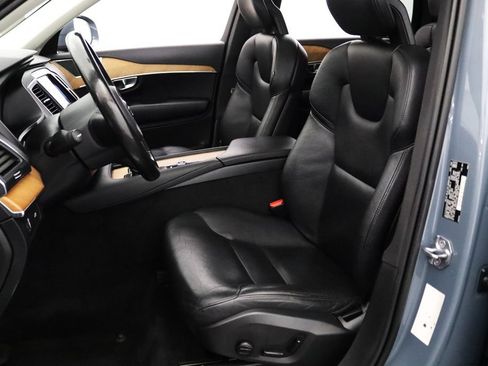 Used 2021 Volvo XC90 T6 Momentum AWD/4WD image 16