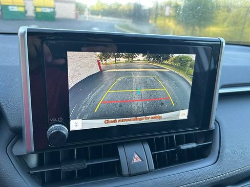 Used 2025 Toyota RAV4 XLE w/ Convenience Package FWD image 26