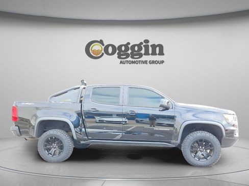 Used 2021 Chevrolet Colorado ZR2 w/ ZR2 Midnight Special Edition image 7