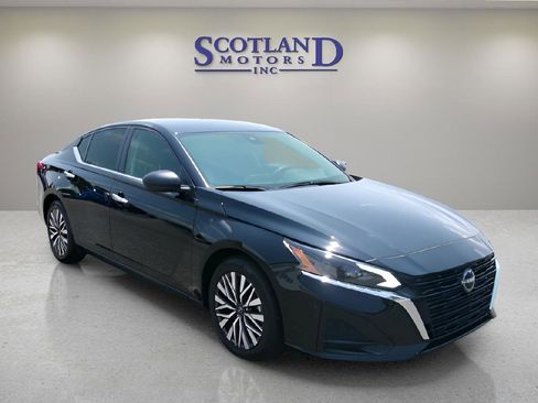 Used 2024 Nissan Altima 2.5 SV image 4