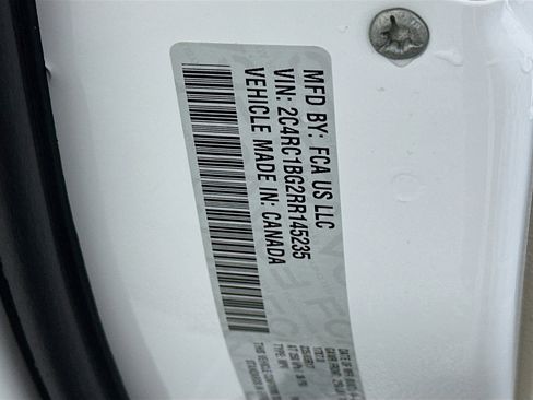 Used 2024 Chrysler Pacifica Touring-L image 12