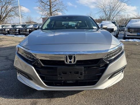 Used 2019 Honda Accord Touring image 2