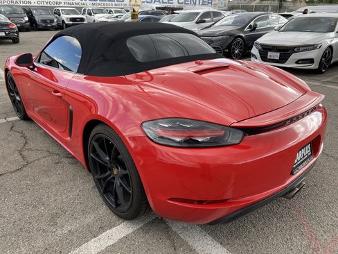 Used 2020 Porsche 718 Boxster S w/ Sport Chrono Package RWD image 14