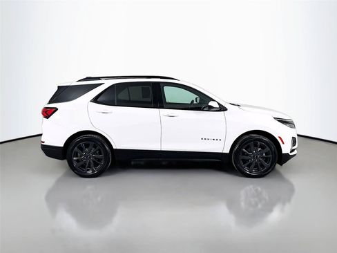 Used 2024 Chevrolet Equinox RS AWD/4WD image 10