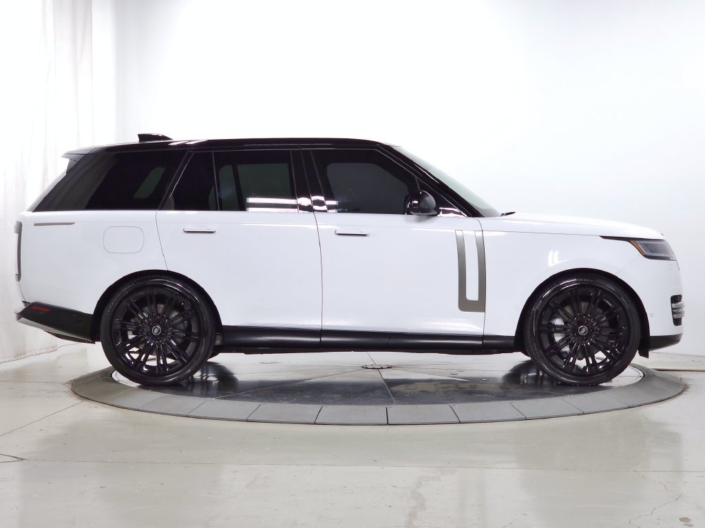Certified 2024 Land Rover Range Rover SE AWD/4WD image 9