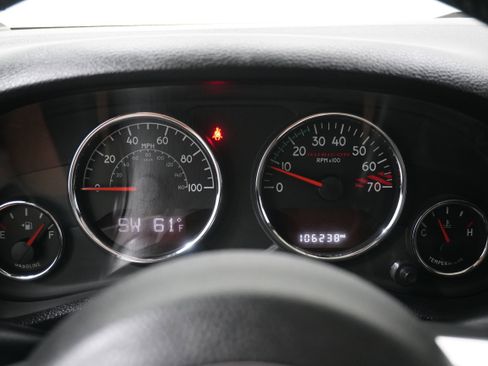 Used 2015 Jeep Wrangler Unlimited Rubicon image 18