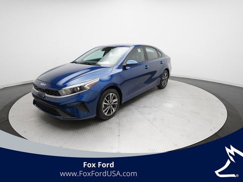 Used 2023 Kia Forte LXS image 1