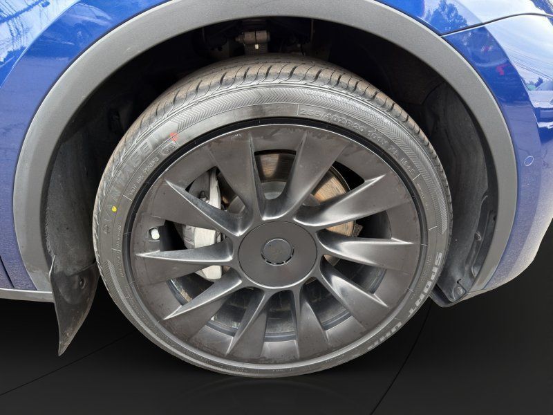 Used 2022 Tesla Model Y Long Range AWD/4WD image 24