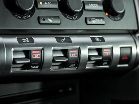 Used 2009 Nissan GT-R Premium AWD/4WD image 26