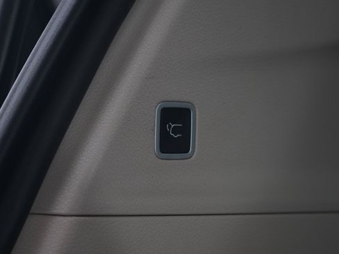 Used 2017 Chrysler Pacifica Touring-L FWD image 20