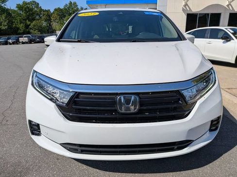 Certified 2023 Honda Odyssey Touring image 3