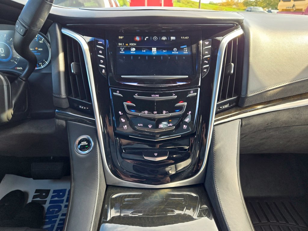 Used 2020 Cadillac Escalade Platinum w/ Escalade Sport Edition AWD/4WD image 19
