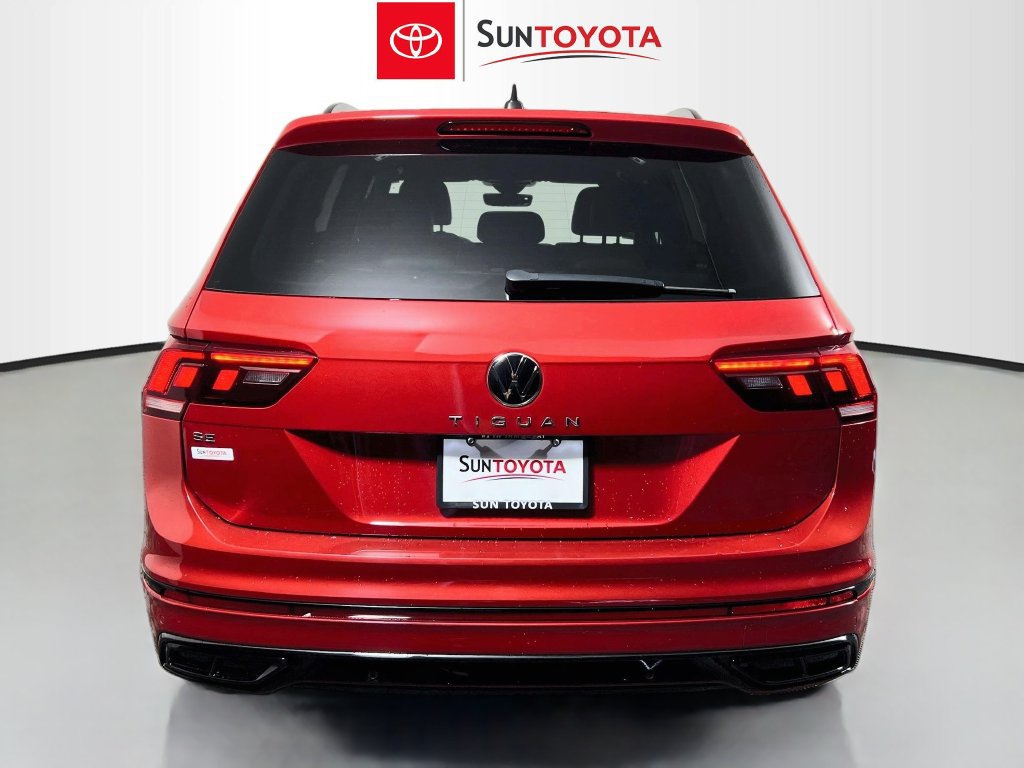 Used 2024 Volkswagen Tiguan SE R-Line FWD image 5
