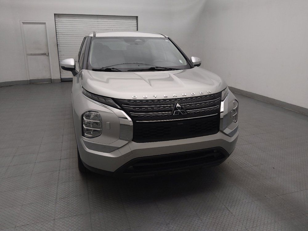Used 2022 Mitsubishi Outlander ES AWD/4WD image 14