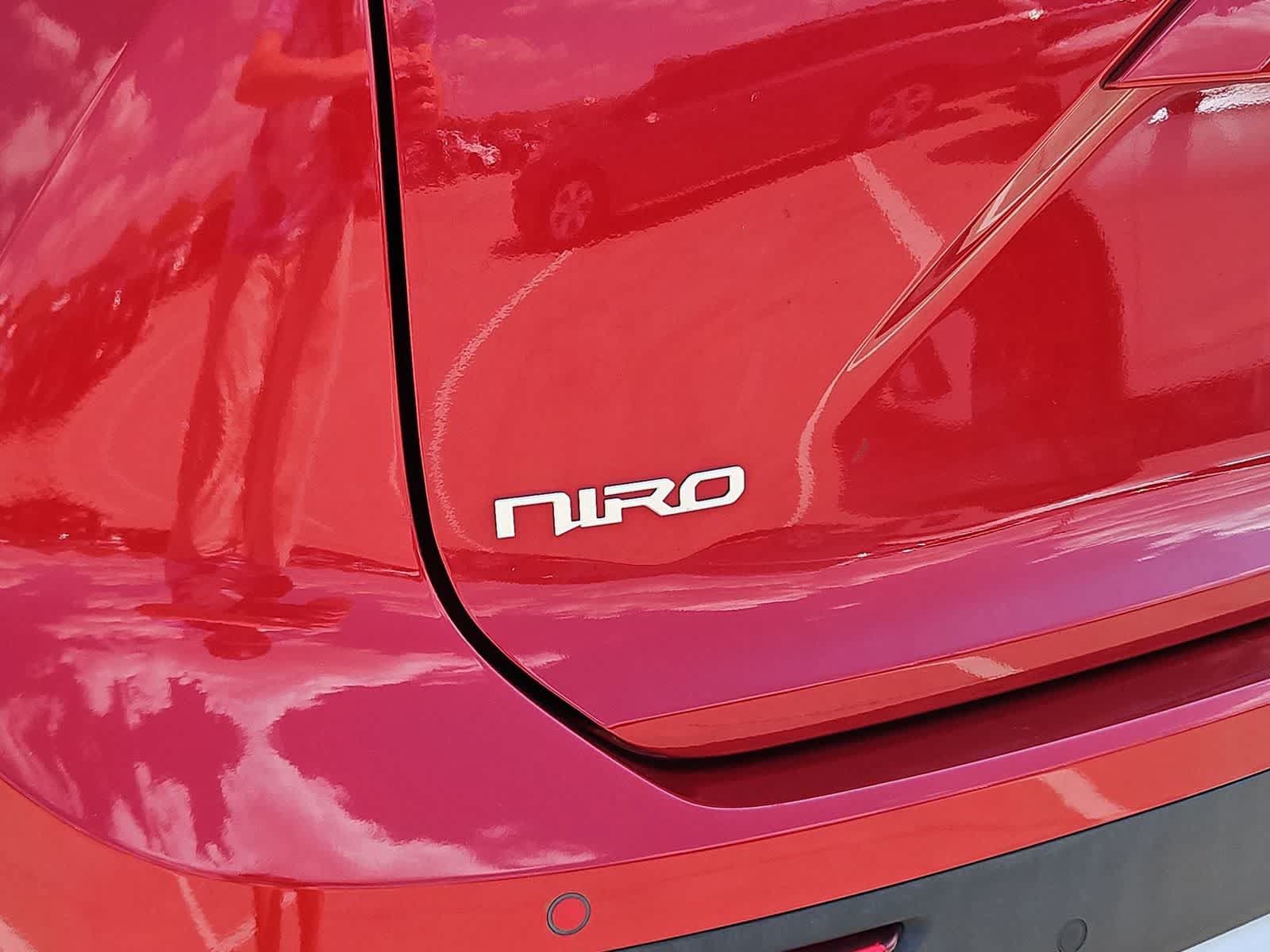 Used 2023 Kia Niro EX FWD image 10