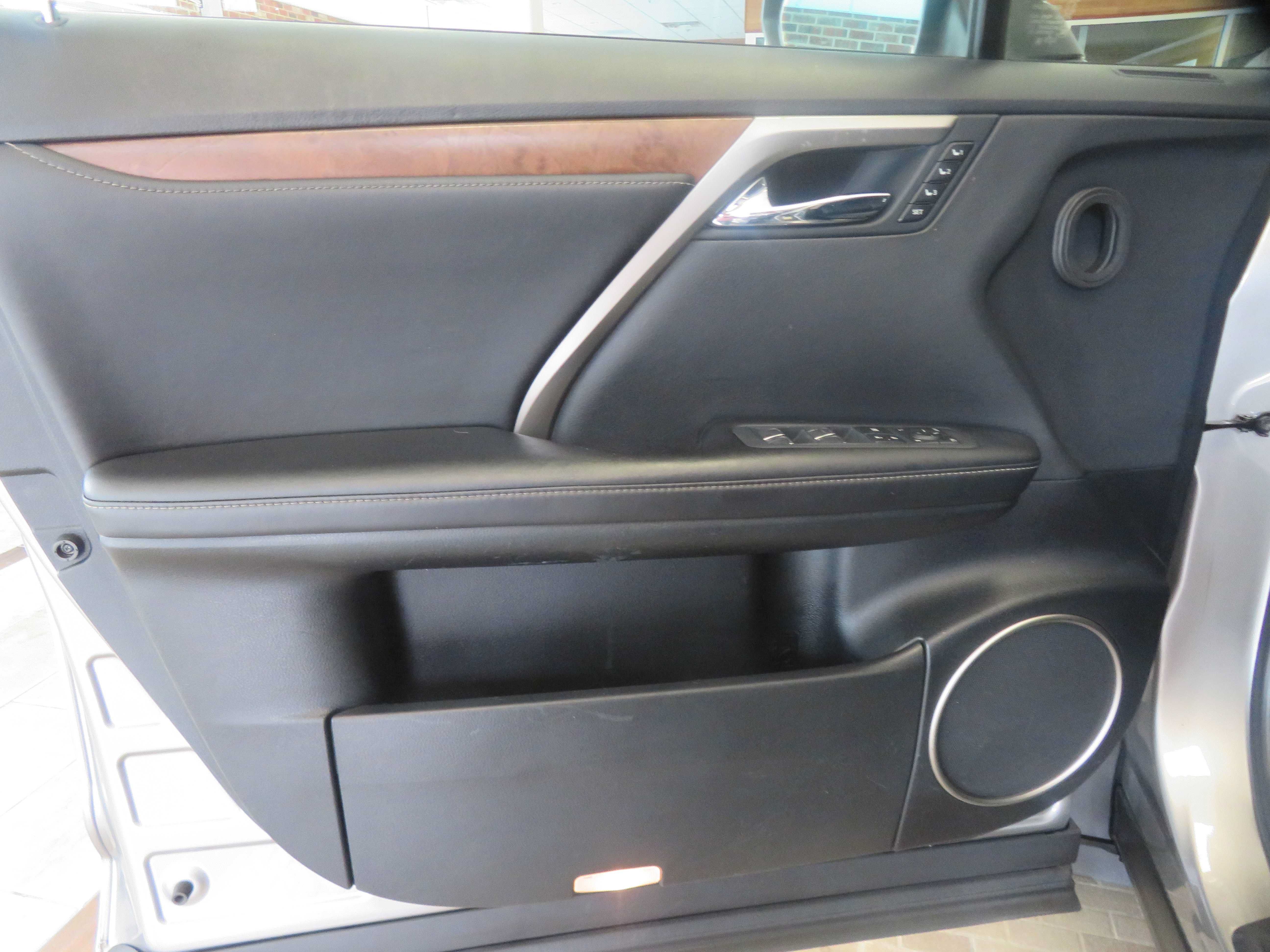 Used 2021 Lexus RX 350L FWD w/ Premium Package image 13