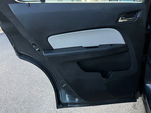 Used 2017 Chevrolet Equinox LS image 37