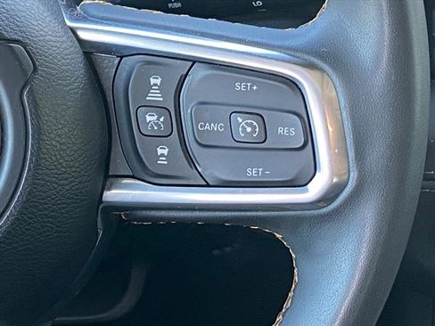 Used 2024 Jeep Wrangler Sahara image 8