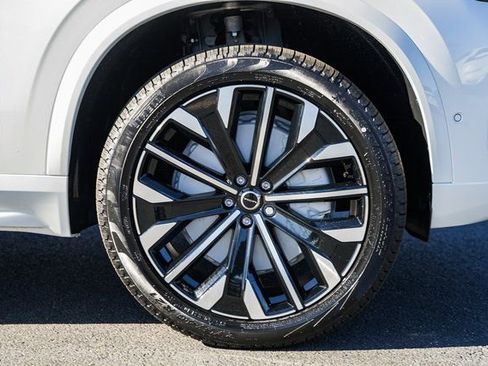 New 2026 Volvo XC90 B6 Ultra w/ Protection Package Premier image 17