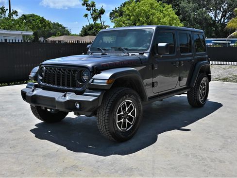 Used 2024 Jeep Wrangler Unlimited Rubicon AWD/4WD image 2