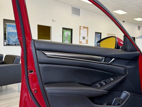 Used 2019 Honda Accord Sport image 15