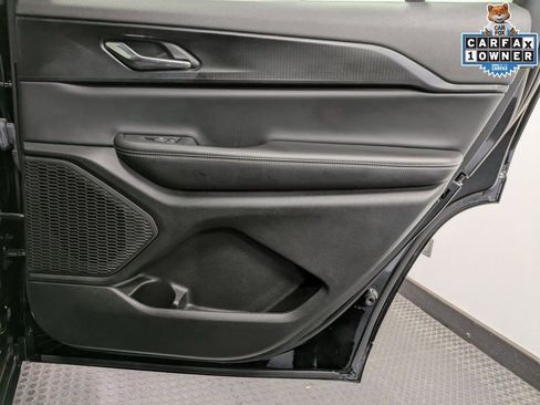 Used 2024 Jeep Grand Cherokee L Altitude image 26