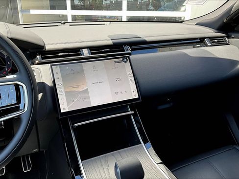 New 2026 Land Rover Range Rover Velar Dynamic SE image 7