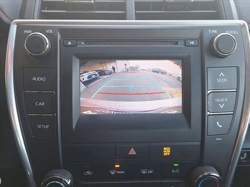 Used 2016 Toyota Camry SE image 13