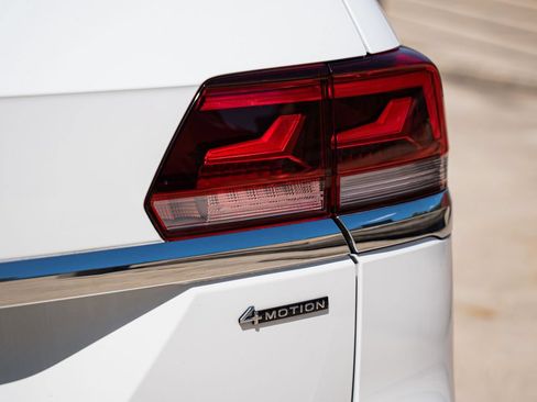 Certified 2023 Volkswagen Atlas SE AWD/4WD image 5