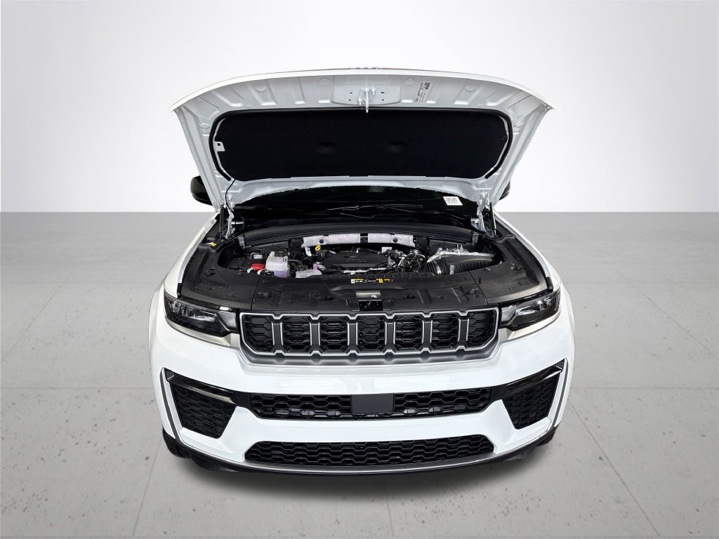 New 2026 Jeep Grand Cherokee Limited w/ Trailer Tow Package AWD/4WD image 22