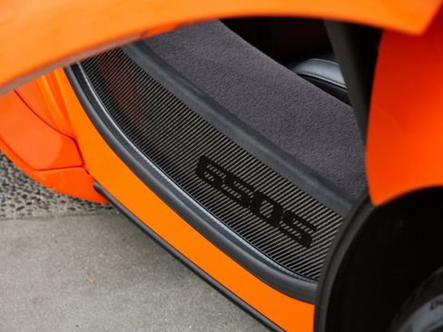 Used 2015 McLaren 650S Spider image 20